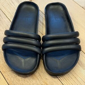 Old Navy Black Slide Sandals